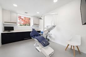 the dentist Higgins Dental Clinic