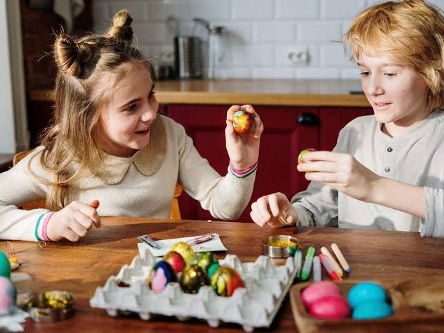 ARE ARTS AND CRAFTS PLAY KITS USEFUL FOR YOUR CREATIVE KIDS?