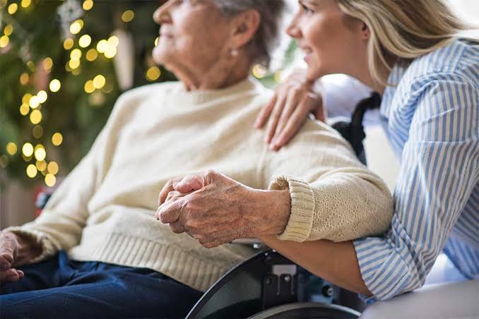 4 Warning Signs to Know About When Caring for Older Parents